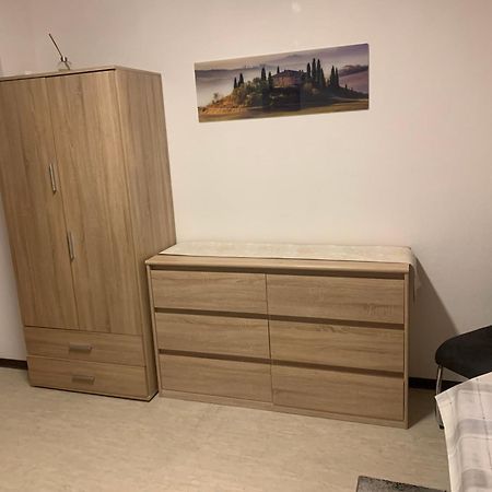 Monteure & Handwerker Einfach, Unkompliziert Und Preiswert In Alsfeld Buitenkant foto