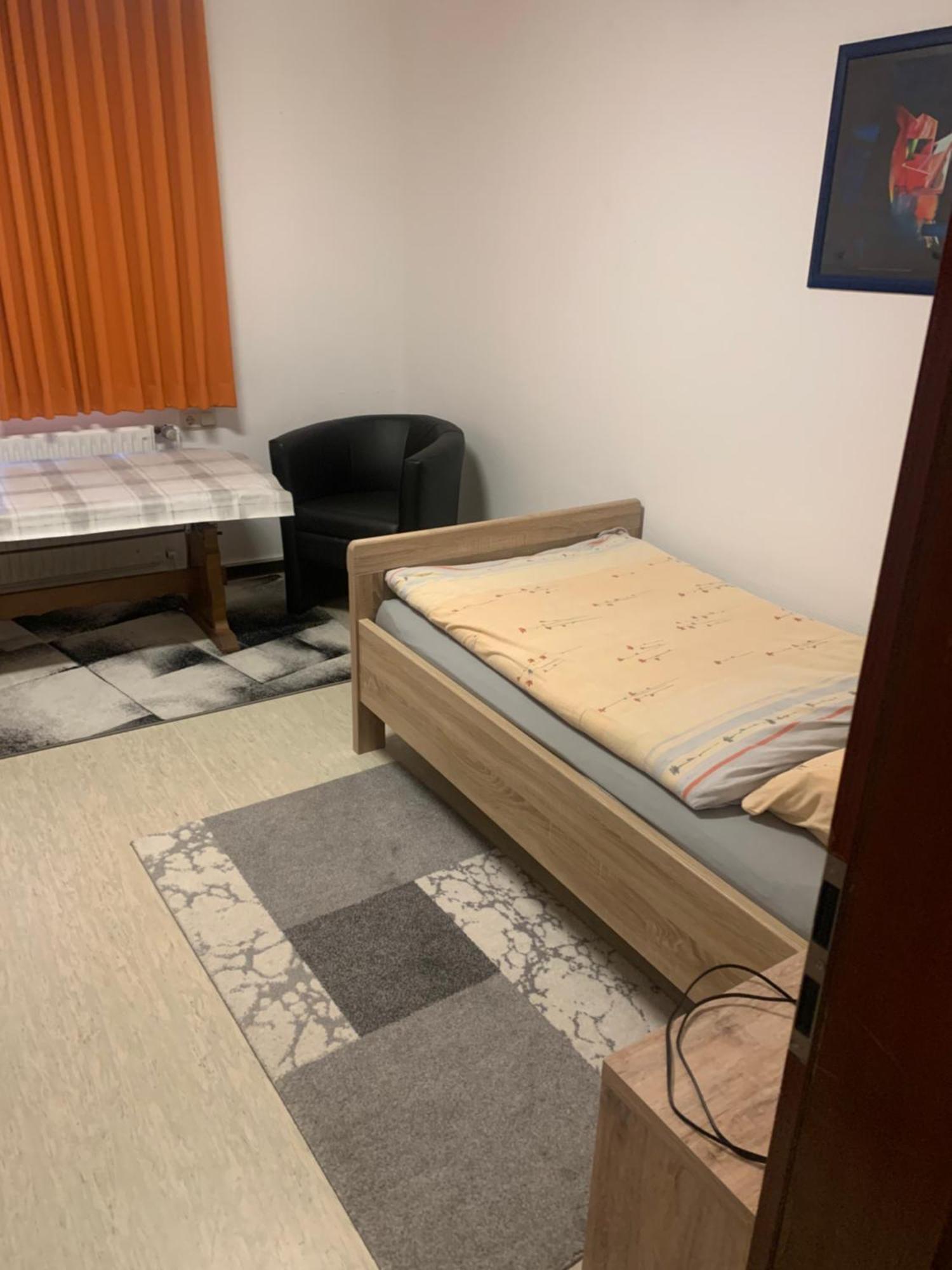 Monteure & Handwerker Einfach, Unkompliziert Und Preiswert In Alsfeld Buitenkant foto