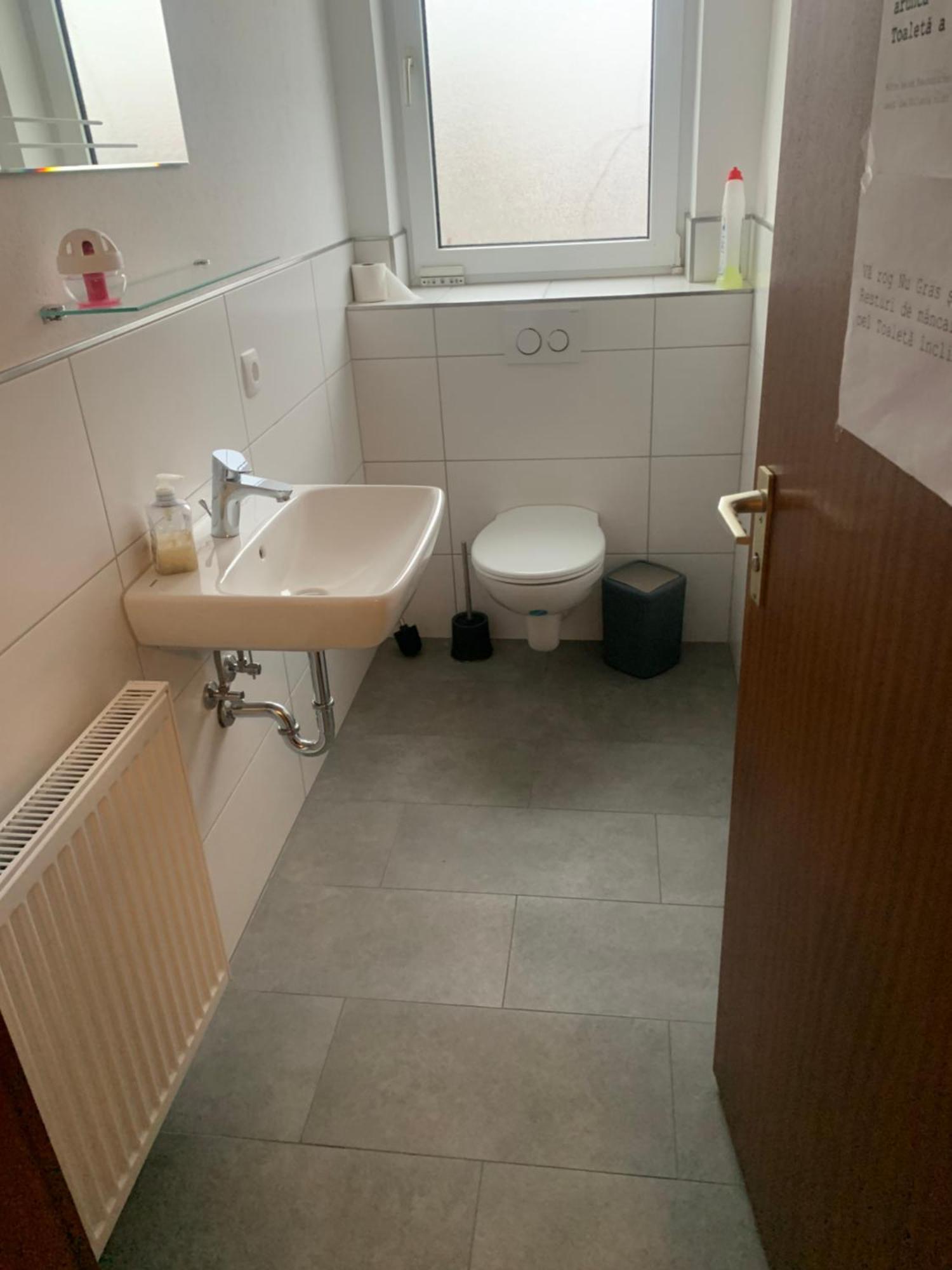 Monteure & Handwerker Einfach, Unkompliziert Und Preiswert In Alsfeld Buitenkant foto